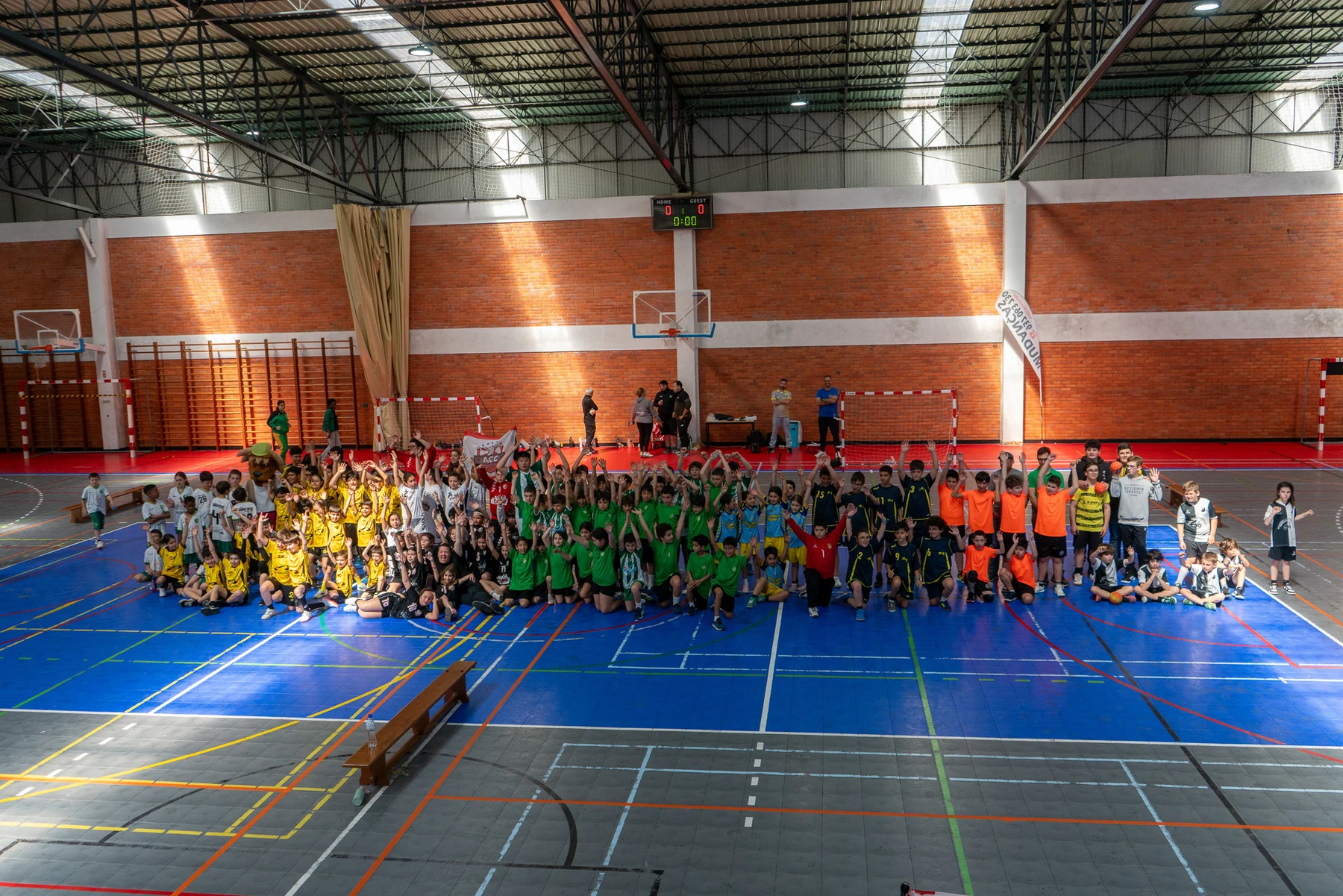 Equipa do Évora Andebol Clube reunida em jogo